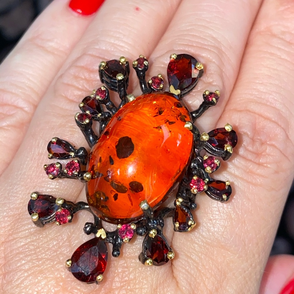 Exquisite Genuine Amber Ring with Gemstones - Picture 3 of 8